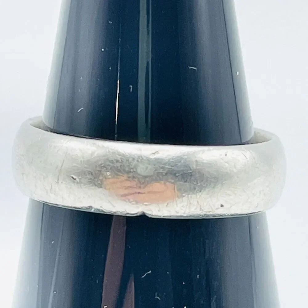Sterling Silver 5.3 mm Plain Domed Wedding Band Size 7.5 Pre Owned Signed Unisex